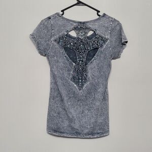 Buckle Daytrip Shirt Womens Small Gray Studded Lace Cross Sequin Graphic EUC